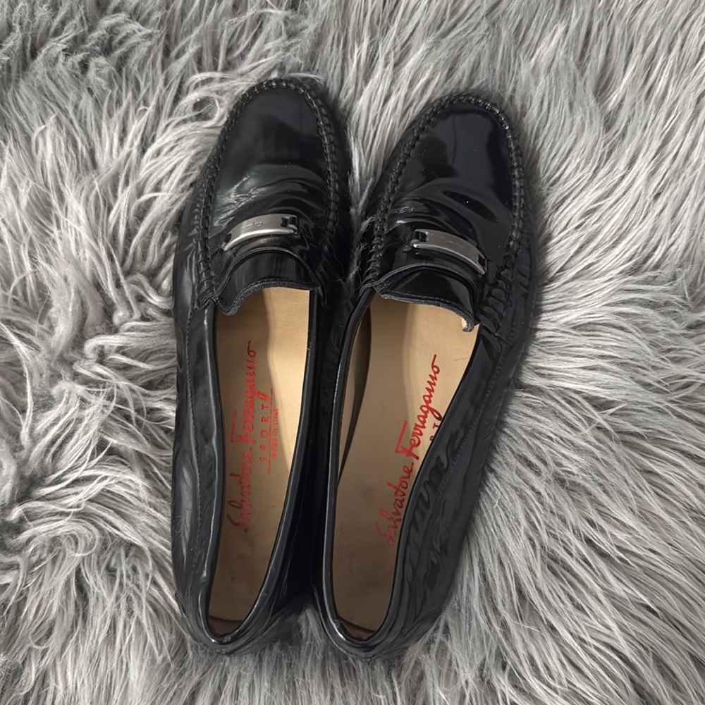 Salvatore ferragamo size 6 serial SR7504 black still in great condition